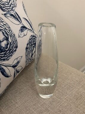 Vintage WILLIAMS SONOMA Grande Cuisine Crystal Bud VASE Heavy Poland Glass 6.7”